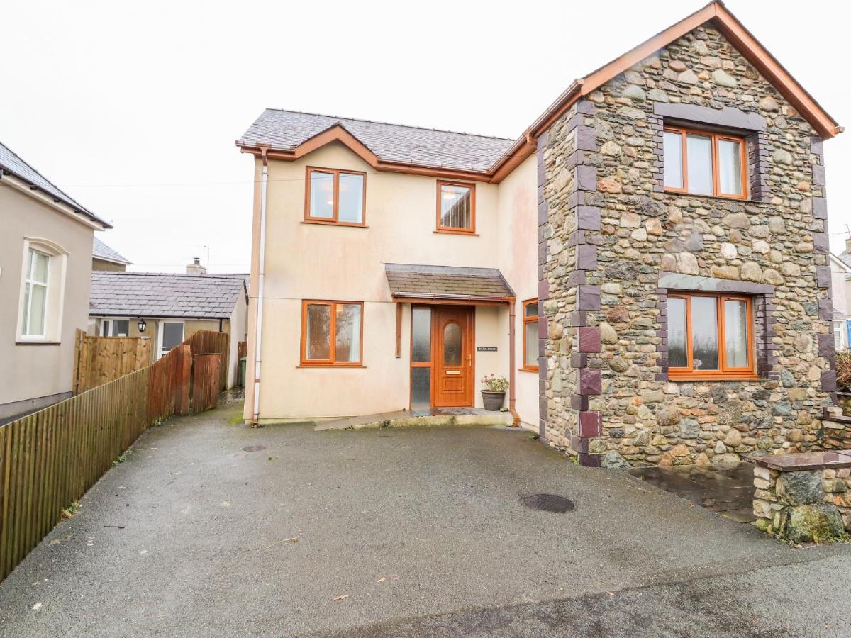 Bryn Seion Llanddeiniolen